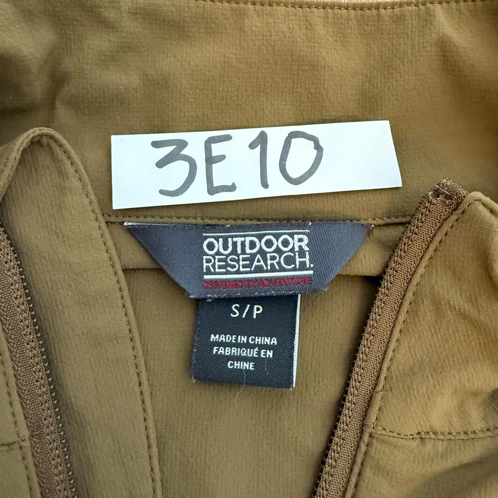Outdoor Research Men's Khaki Tan  Hiking Ferrosi Jacket with Pockets Size S - Picture 8 of 13